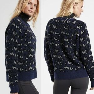 Athleta Hawthorn Animal Print Merino Wool Crewneck Sweater Navy XS